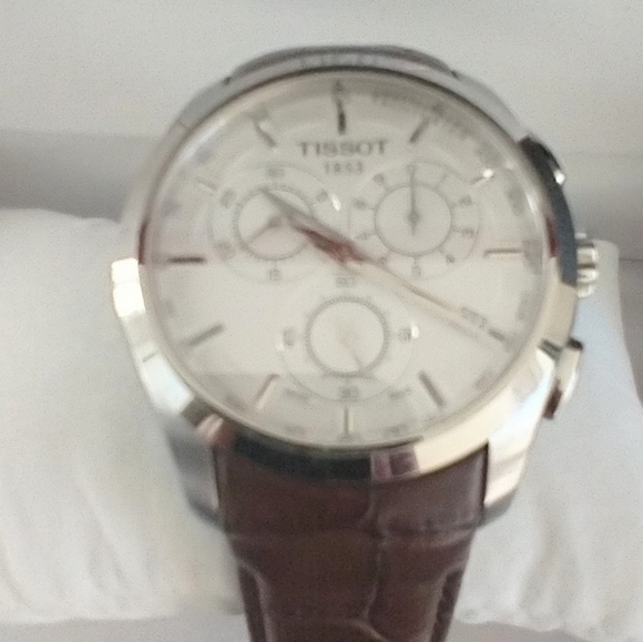 Tissot - Picture 3 of 12